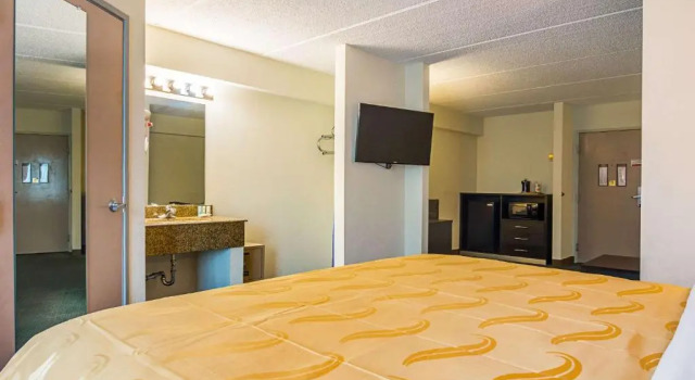 Люкс Quality Suites Atlanta Airport East