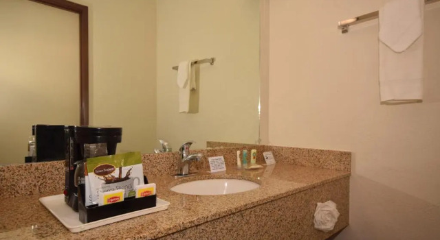 Двухместный номер Standard Quality Inn near Mammoth Mountain Ski Resort