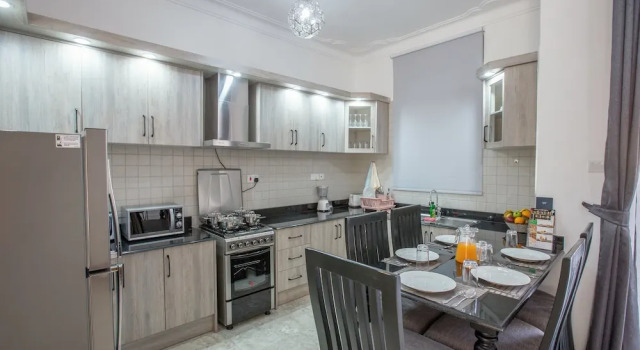 Апартаменты с 3 комнатами с балконом Caran Apartments
