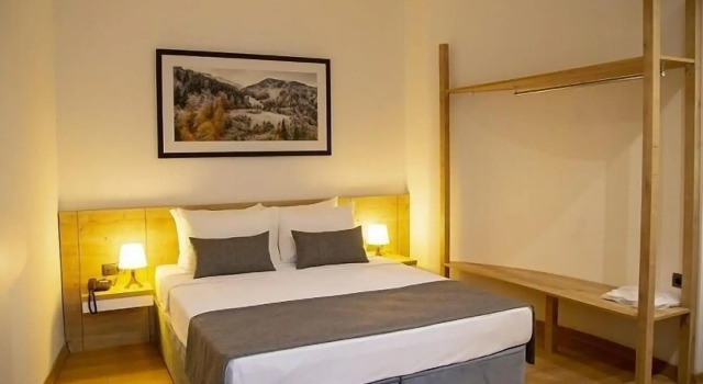 Uzer Otel