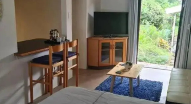 Lovely 1 Queen bed, 1 Sleeper couch Self-catering cottage, Забронировать Дом для отпуска Клоф Пайнтаун, рядом с Krantzkloof Nature Reserve