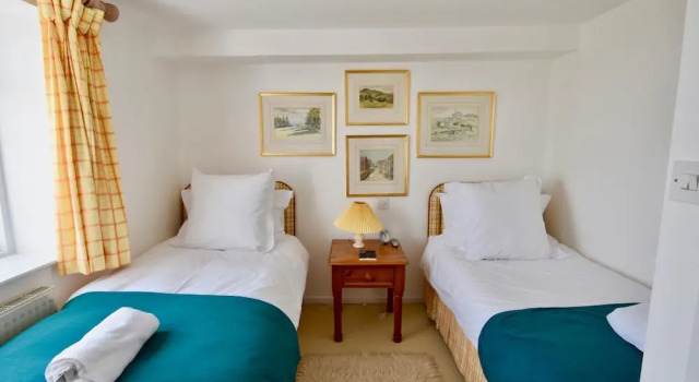 Mulberry 3 bed Cowes Cottage, Solent Views (Sleeps 6), Забронировать Отель Отели Англии 3 звезды, 3*