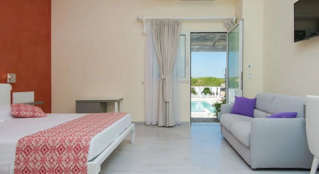 Номер Superior с видом на бассейн Relais Masseria Casina dei Cari