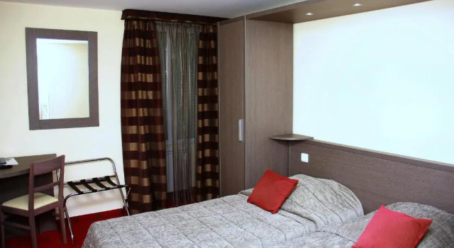 Hôtel Le Commerce, Забронировать Отель Модан Maurienne Valley