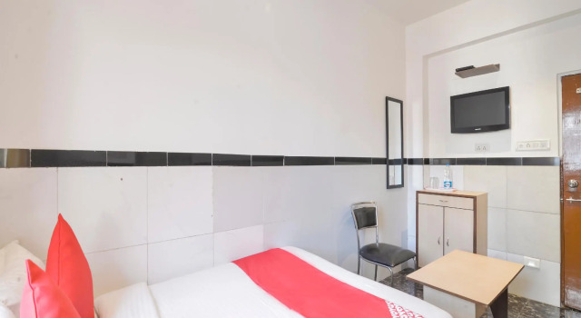OYO 24337 Akshaya Lodging