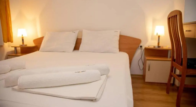 Апартаменты Convenient 1-Bedroom Flat next to Harmanite Beach