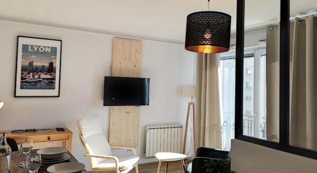 Le Petit Balzac by Cocoonr, Prenota Appartamento Hotel a Rodano con parcheggio, Parcheggio
