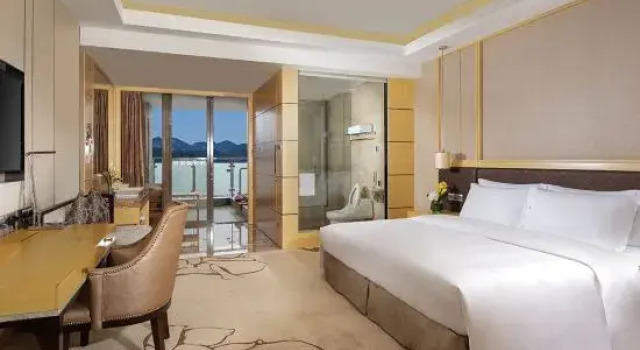 Люкс Deluxe Kingworld Hotel Gui'an