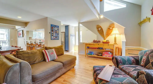 Incline Village Retreat Near Skiing & Beaches, Забронировать Отель Инклайн-Виллидж North Lake Tahoe