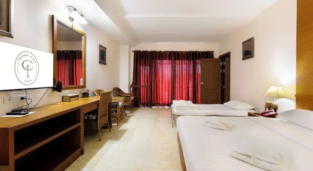 Номер Deluxe Central Place Hotel