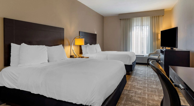 Четырёхместный номер Standard Best Western Plus Dalton Inn