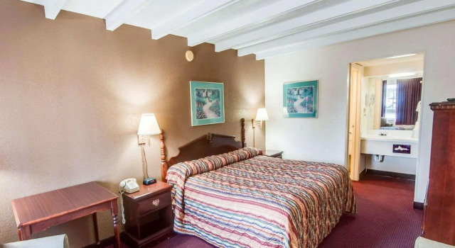 Двухместный номер Standard Econo Lodge Galax