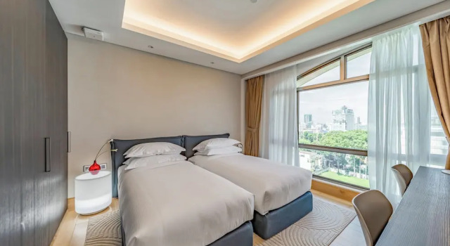 Семейный люкс с видом на город Sherwood Suites