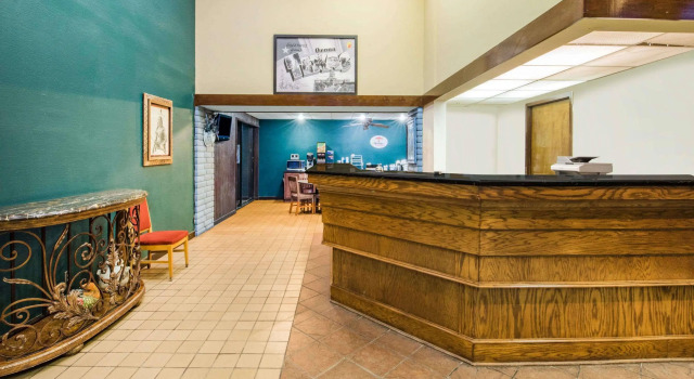 Republic Hotel of Ozona, Rezerwuj Hotel Crockett Heights Teksas