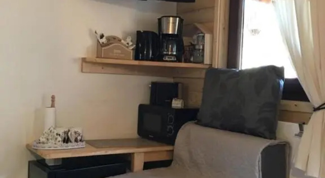 Căsuța din cireș, Rezerwuj Apartament Hotele w Carpathians - Romania z parkingiem, Parking
