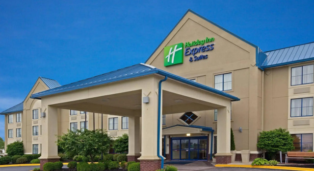 Holiday Inn Express & Suites Scottsburg by IHG