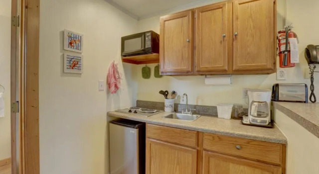 Студия Cape Pines Motel