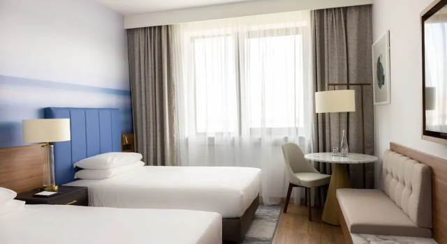 Двухместный номер Standard с частичным видом на море Sheraton Nice