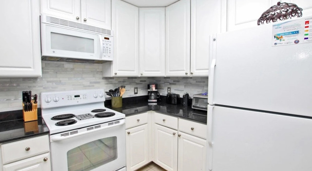 San Carlos 703 - Three Bedroom Condo