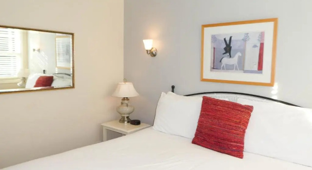 Номер Deluxe Briarwood Inn