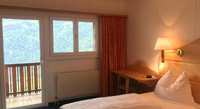 Двухместный номер Standard с балконом Hotel Bellevue - Traditional Swiss Hideaway
