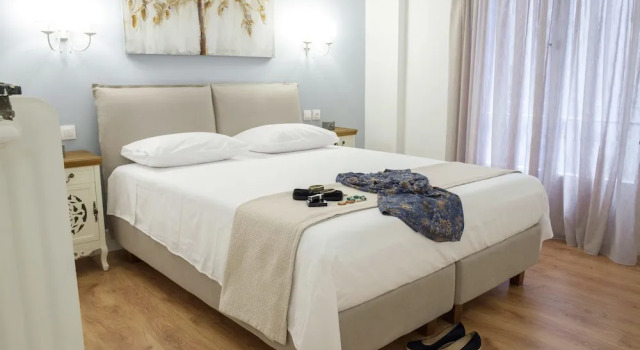 Elegant 2BD Apartment, Забронировать Апартаменты/квартира Отели Афины с парковкой, рядом с Театр Каролос Коун "Театрон технис", Парковка