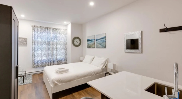 M11 Modern Comfy Studio w AC in Plateau Mile-end, Rezervasyon Otel Montreal Quebec