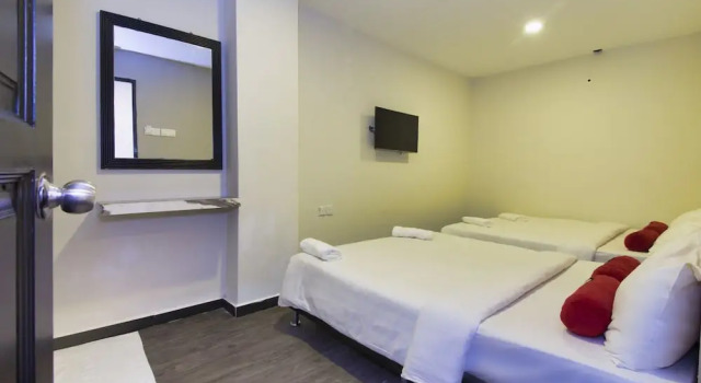 Трёхместный номер Standard Simms Garden Hotel