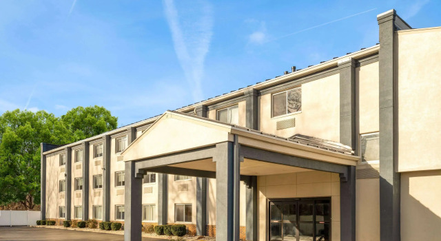 AmericInn by Wyndham Woodstock IL, Забронировать Отель Отели Иллинойс 3 звезды, 3*