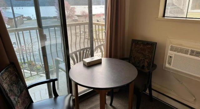 Четырёхместный номер Standard Wessex Inn By The Sea