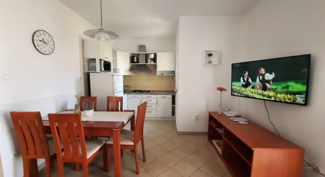 Apartments Vesna, Забронировать Апартаменты/квартира Малинска остров Крк, рядом с Пляж Рова