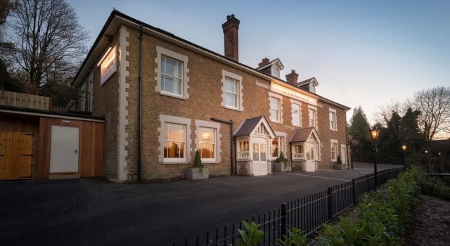 Harper's Steakhouse with Rooms, Haslemere, Prenota Hotel Haslemere 