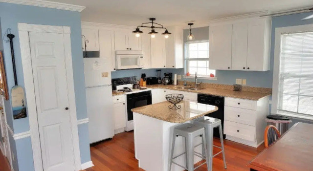 Wells on 7th 4 Bedrooms 3 Bathrooms Home, Забронировать Дом для отпуска Коттеджи Южной Каролины, Коттедж
