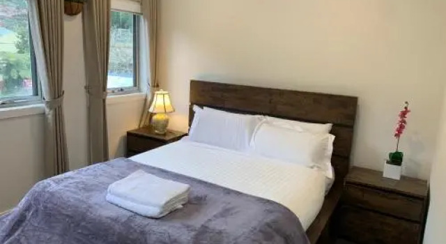 Olinda Two Bedroom Apartment - B2, Rezerwuj Apartament Hotele w Dandenong Ranges z parkingiem, Parking
