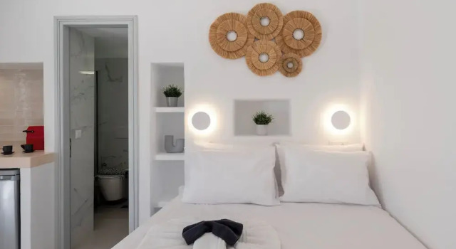 M&M Paros Studio