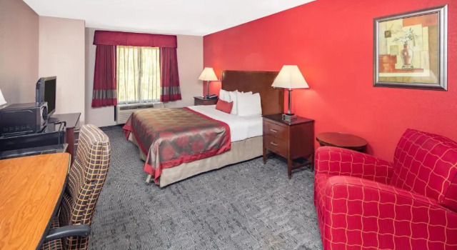 Номер Standard Ramada by Wyndham Alpharetta Atlanta North