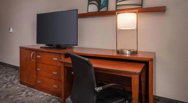 Номер Standard Courtyard by Marriott Dulles Town Center