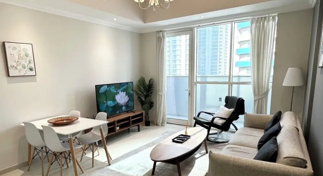 Heaven Crest Vacation Homes Downtown - Studio, 1, & 3 Bedroom Suites 2 minute walk to Dubai Mall and Burj Khalifa