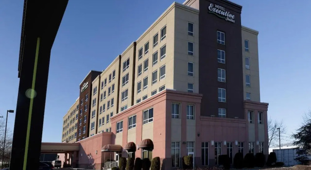 Radisson Hotel Newark-Carteret, Book Hotel Carteret North Jersey