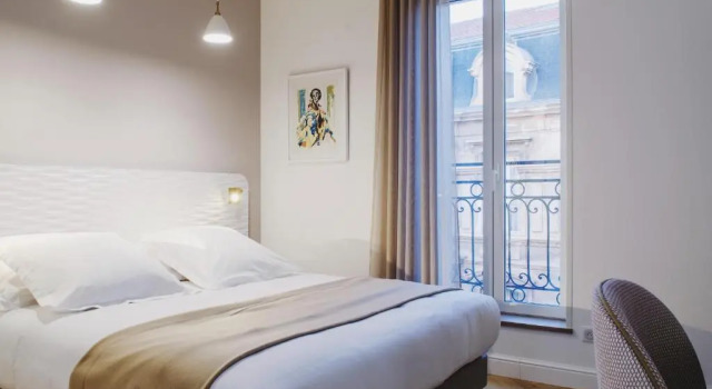 Двухместный номер Comfort Hôtel le XIX