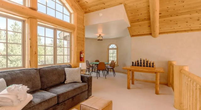 27 - Castle Rock Retreat 3 Bedroom Home by Redawning