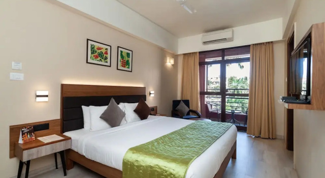 Номер Superior с балконом So My Resort