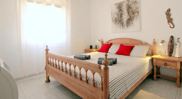 LEON INMO Chalet Amira - 10191, Забронировать Шале Отели Эмпуриабравы с парковкой, Парковка