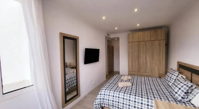 Stylish 3 Bedroom Penthouse in Marbella Centre with Large Pool close to the Beach, Забронировать Отель Отели Марбелья с бассейном, рядом с Пристань Марбелья, Бассейн