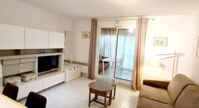 Appartement Six-Fours-les-Plages, 2 pièces, 4 personnes - FR-1-316-24, Забронировать Апартаменты/квартира Отели Сис-Фур-Ле-Плаж с парковкой, Парковка
