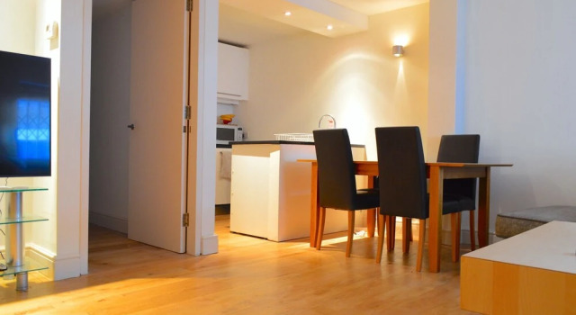 London Spacious 1 Bedroom Flat, Забронировать Отель Отели Лондона с завтраком, рядом с Городская ферма в Воксхолле, Завтраки
