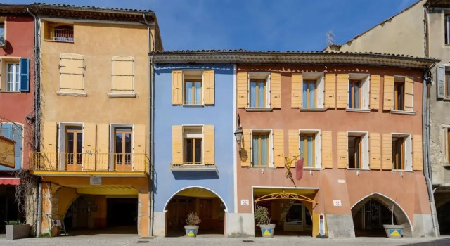 Les Arcades Le Lion Dor, Забронировать Отель Бюи-ле-Баронь Drôme Provençale, рядом с Maison des plantes aromatiques et medicinales