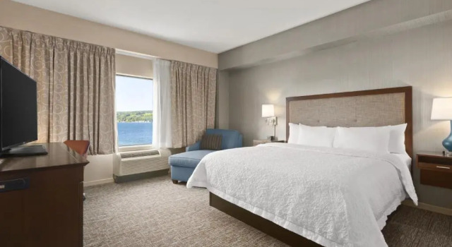 Двухместный номер Executive с видом на воду Hampton Inn Penn Yan, NY
