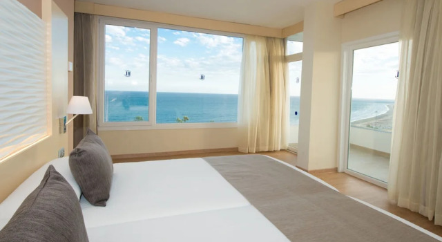 Люкс с видом на море HL Suitehotel Playa del Inglés