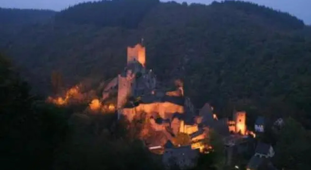 Vulkaneifel Type D, Boek Hotel Hotels in Vulkan Eifel met parkeren, Parkeren